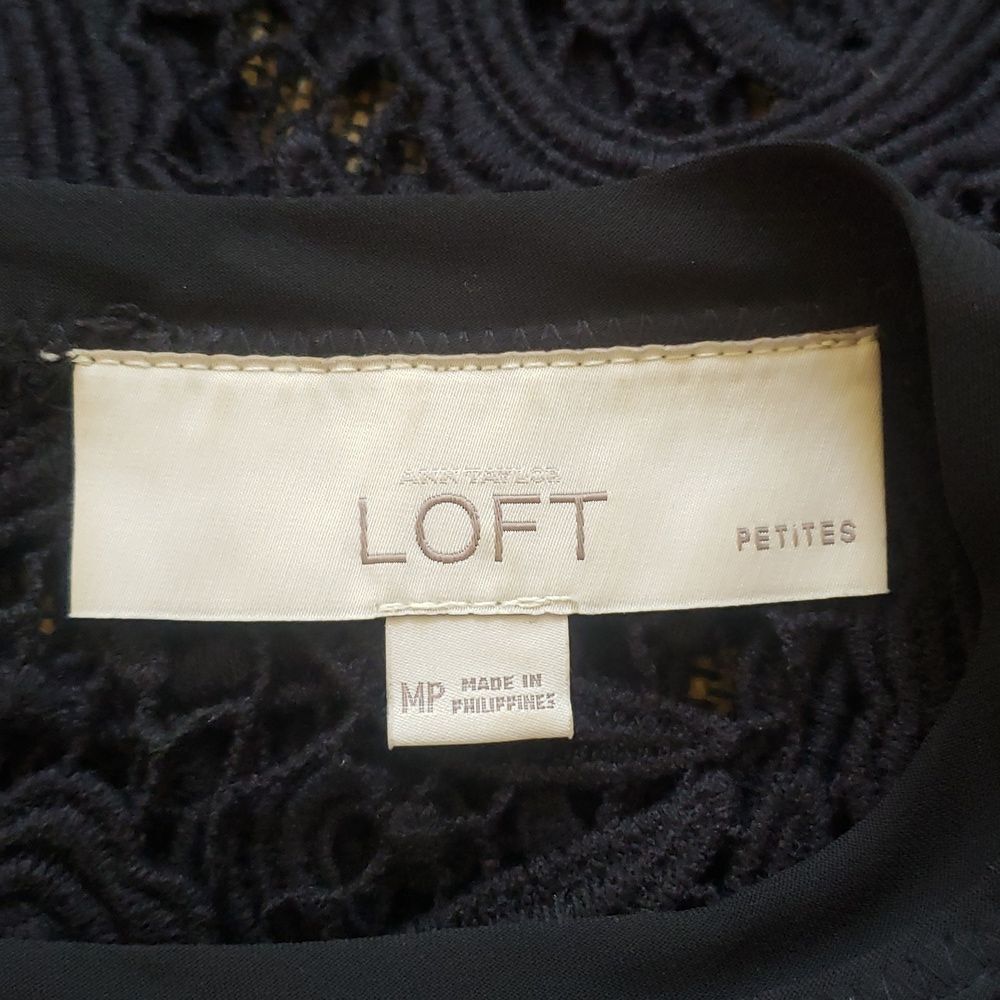 LOFT Black Crochet Lace Sheer Top Short Sleeve Keyhole Petite Medium PM - Picture 11 of 12